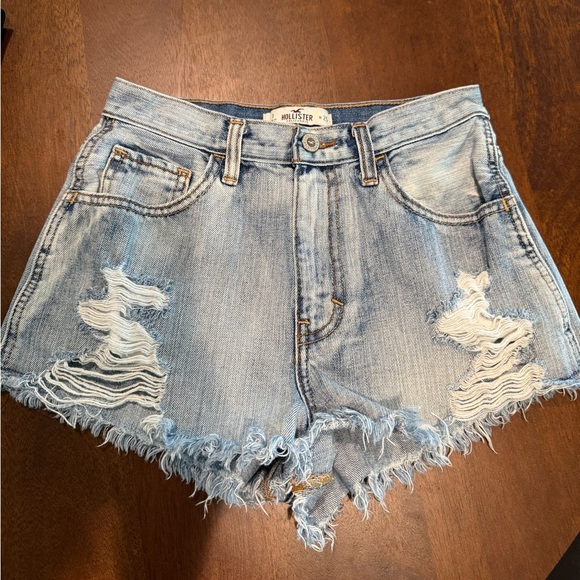 Hollister Distressed Cut Off Denim Jean Shorts - Picture 1 of 5